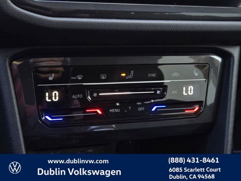 Used 2024 Volkswagen Tiguan SE image 19
