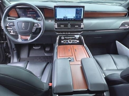 New 2022 Lincoln Navigator 4WD image 37