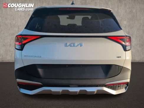 Used 2023 Kia Sportage LX image 6