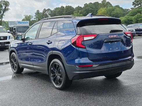 Used 2022 GMC Terrain SLE w/ Driver Convenience Package FWD image 6