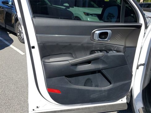 Certified 2023 Kia Sorento SX image 19