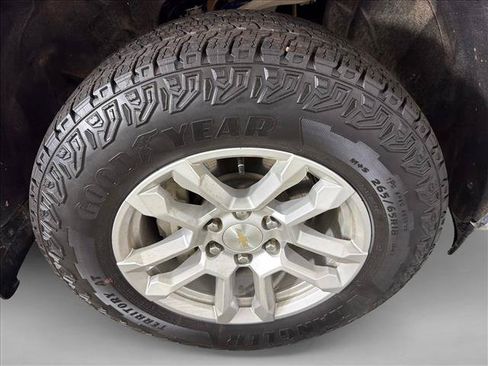 Used 2023 Chevrolet Silverado 1500 LT AWD/4WD image 12