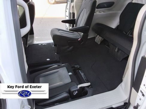 Used 2023 Chrysler Voyager LX FWD image 25