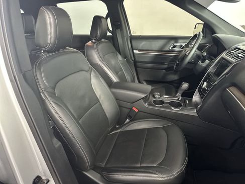 Used 2018 Ford Explorer Limited AWD/4WD image 21