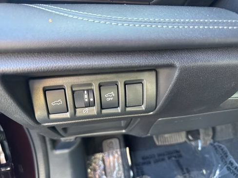 Used 2025 Subaru Outback Limited AWD/4WD image 27