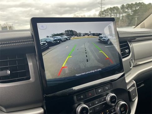 Used 2024 Ford Expedition XLT image 25