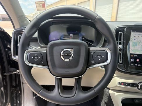 Used 2025 Volvo XC40 B5 Ultra w/ Protection Package Premier AWD/4WD image 15
