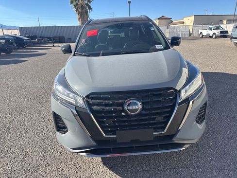 Used 2023 Nissan Kicks SR w/ SR Premium Package image 7