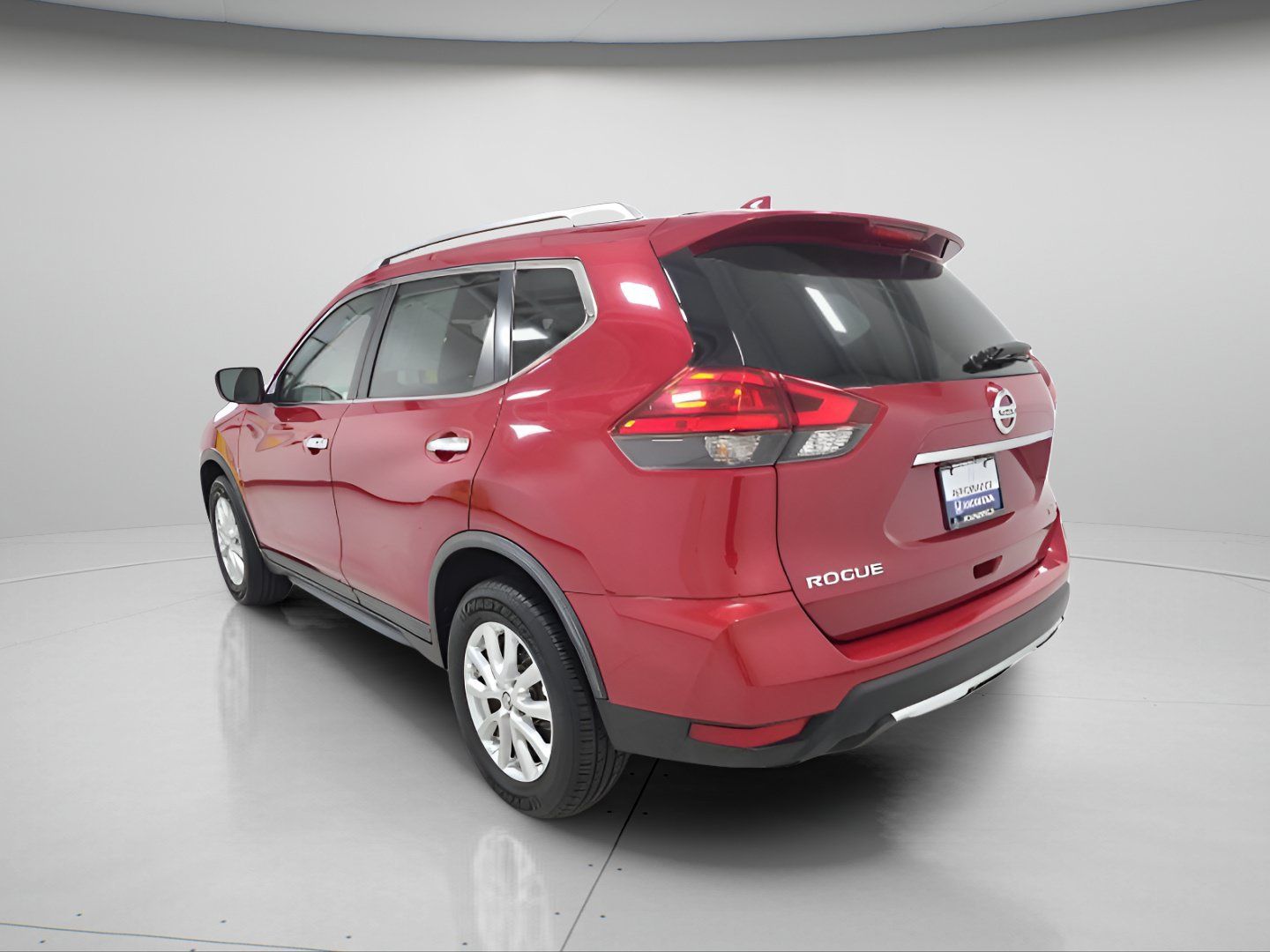 Used 2017 Nissan Rogue SV AWD/4WD image 5