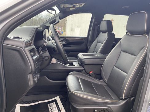 Used 2023 Chevrolet Tahoe Premier AWD/4WD image 16