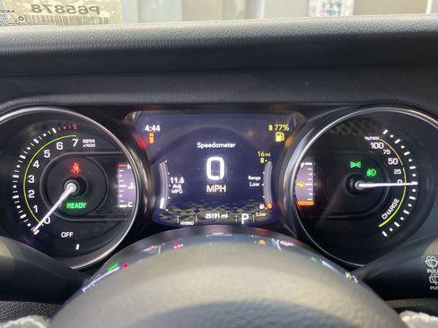 Used 2022 Jeep Wrangler Unlimited Rubicon 4xe w/ Cold Weather Group AWD/4WD image 21