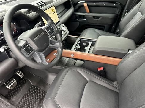 Used 2024 Land Rover Defender 110 X AWD/4WD image 9