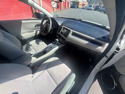Used 2016 Honda HR-V EX image 36