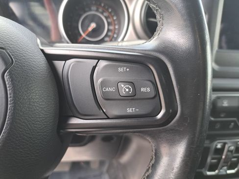 Used 2021 Jeep Gladiator Sport AWD/4WD image 17