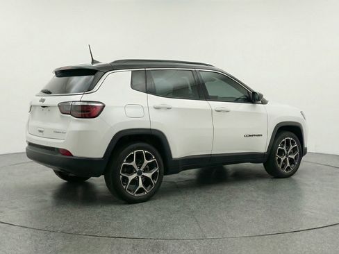 Used 2025 Jeep Compass Limited AWD/4WD image 9
