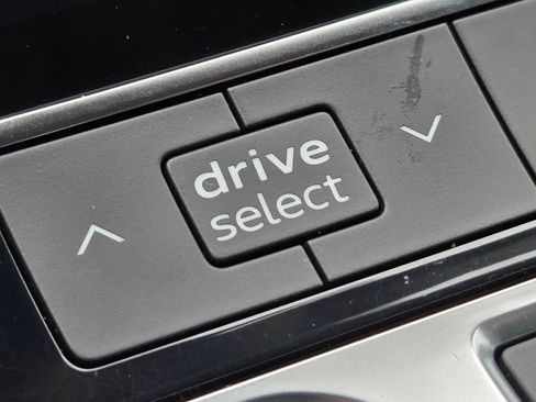Used 2023 Audi Q7 2.0T Premium Plus AWD/4WD image 16