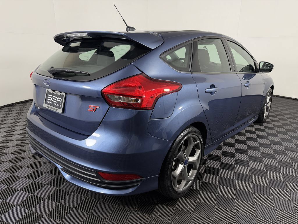 Used 2018 Ford Focus ST FWD image 6
