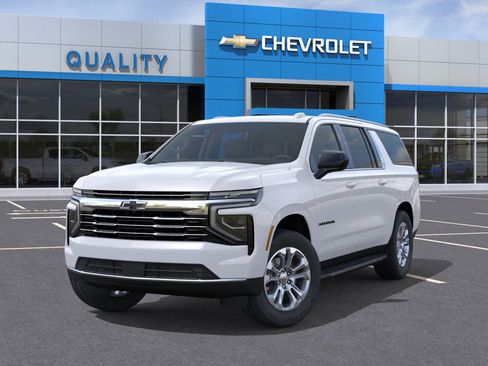 New 2026 Chevrolet Suburban LT image 30