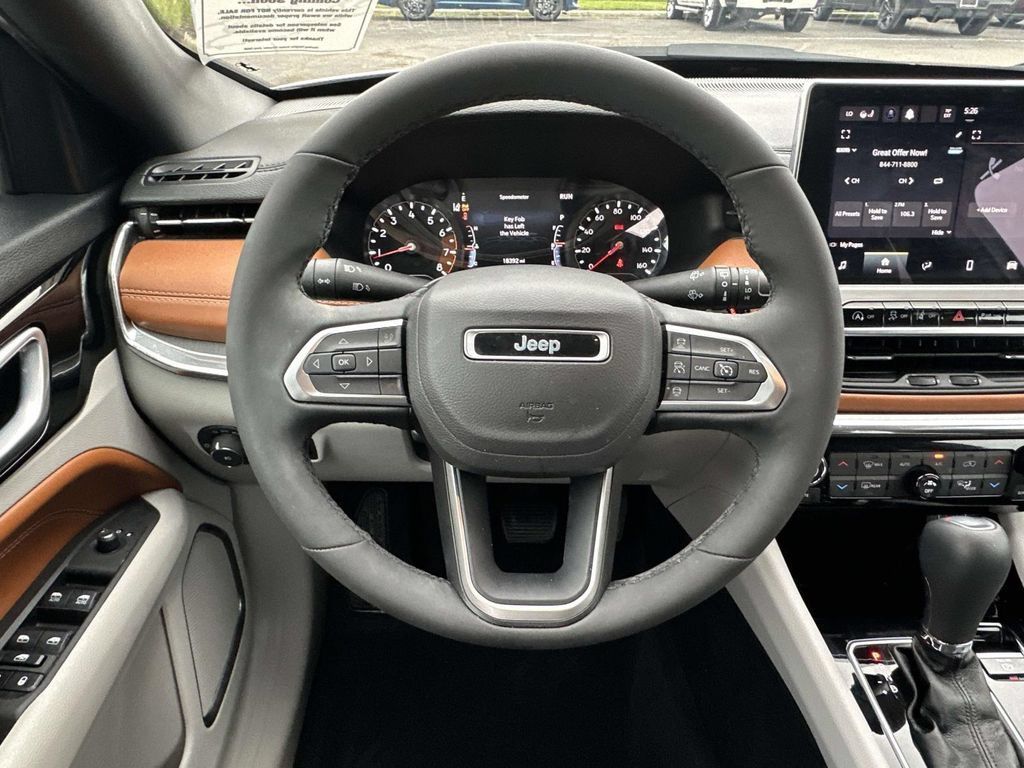 Used 2024 Jeep Compass Limited AWD/4WD image 15