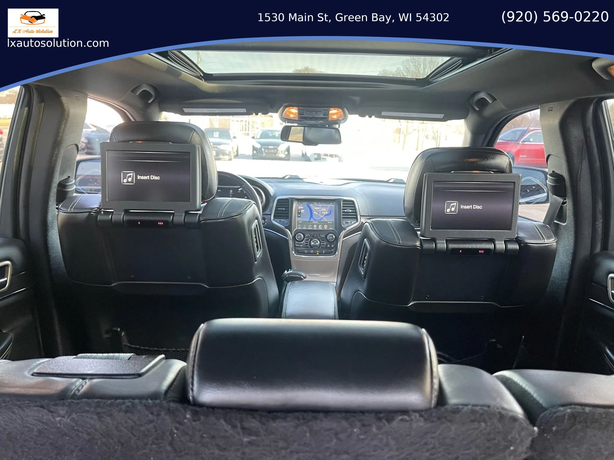 Used 2014 Jeep Grand Cherokee Overland w/ Advanced Technology Group AWD/4WD image 27