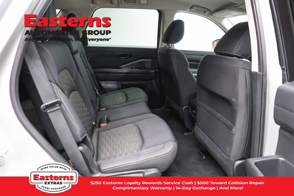 Used 2023 Nissan Pathfinder S AWD/4WD image 23
