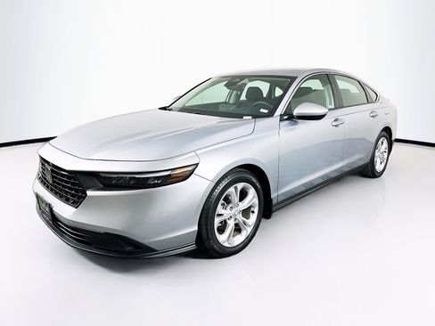 Used 2025 Honda Accord LX image 3