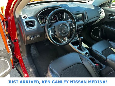 Used 2021 Jeep Compass Latitude FWD image 9