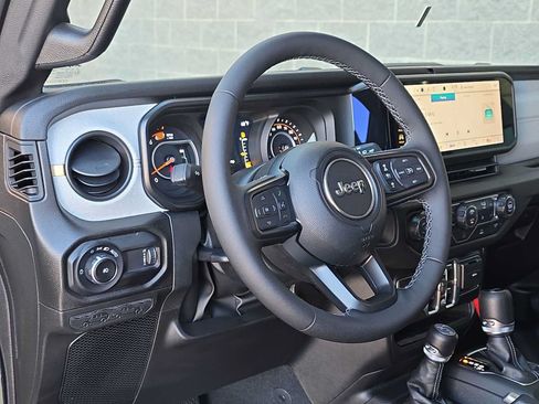 Used 2026 Jeep Wrangler Unlimited Sport AWD/4WD image 10