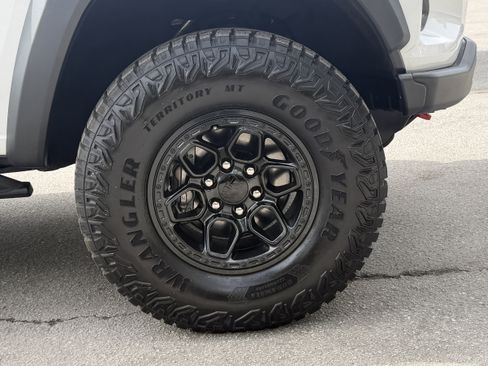 Used 2024 Chevrolet Colorado ZR2 w/ ZR2 Bison Edition image 13