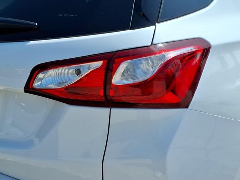 Used 2021 Chevrolet Equinox LS FWD image 13