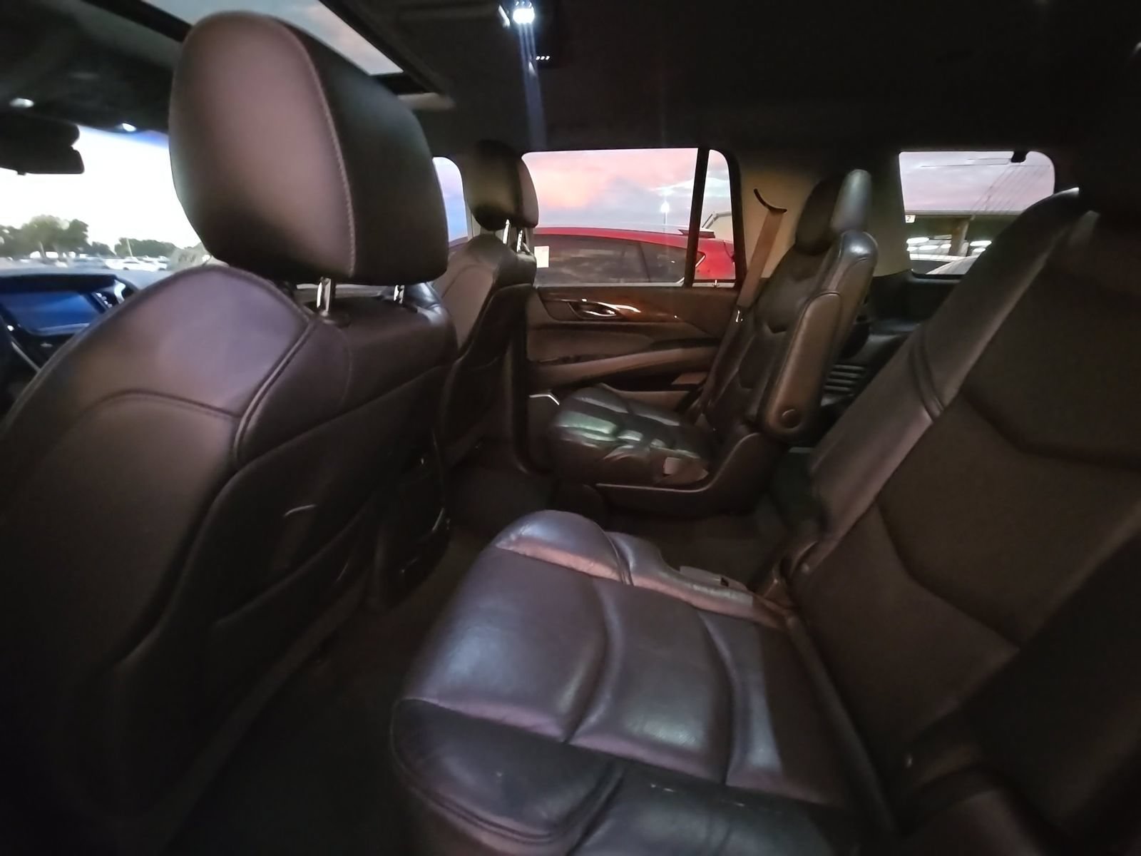 Used 2019 Cadillac Escalade Luxury RWD image 5