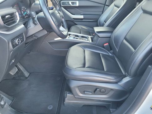 Used 2023 Ford Explorer XLT w/ Equipment Group 202A image 18