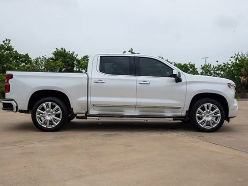 Certified 2023 Chevrolet Silverado 1500 High Country w/ High Country Premium Package AWD/4WD image 4