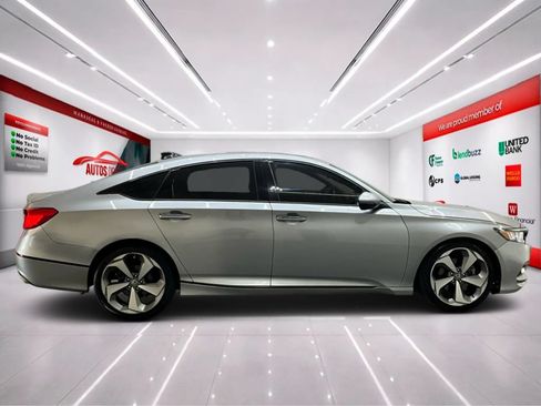 Used 2019 Honda Accord Touring image 8