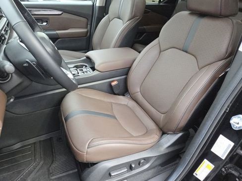 Used 2025 Honda Pilot Elite image 35