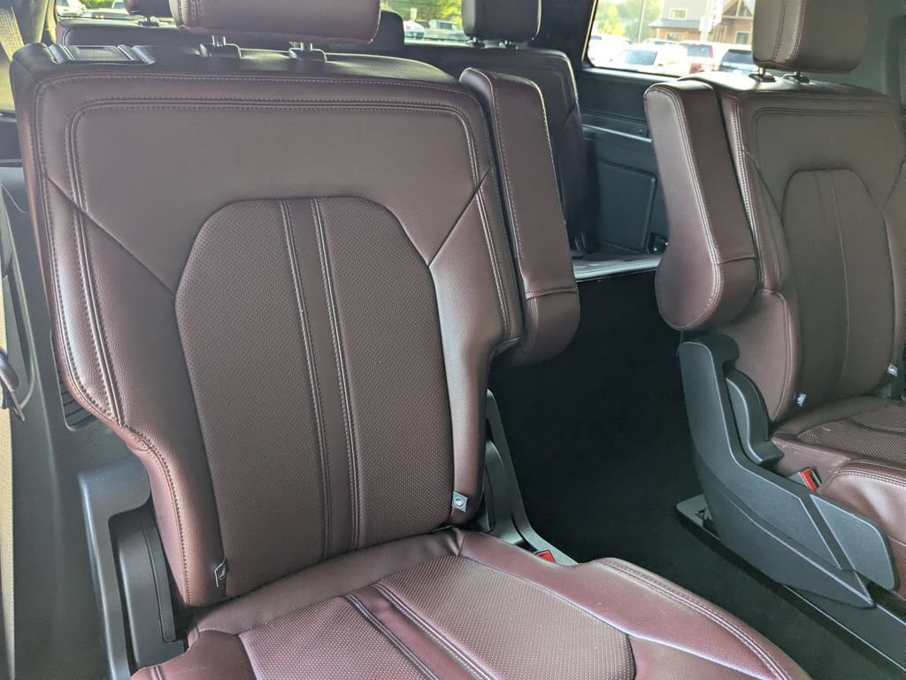 Used 2023 Ford Expedition Limited AWD/4WD image 35