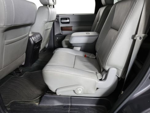 Used 2015 Toyota Sequoia Platinum AWD/4WD image 17