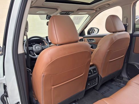 Used 2024 Nissan Rogue Platinum w/ Platinum Premium Package FWD image 34
