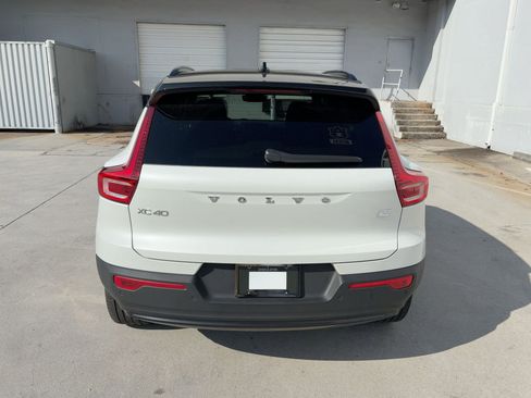 Certified 2023 Volvo XC40 Recharge Ultimate image 10