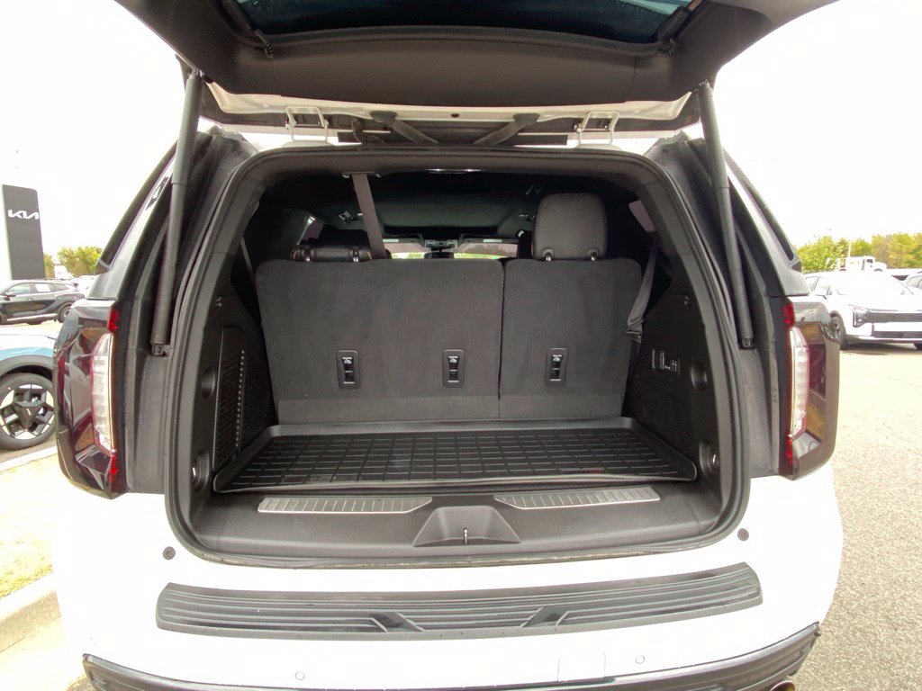 Used 2023 GMC Yukon AT4 w/ AT4 Premium Package AWD/4WD image 9