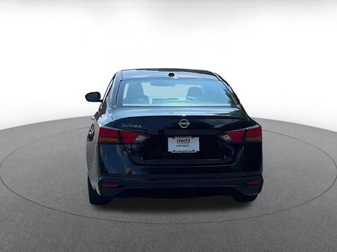 Used 2025 Nissan Altima 2.5 SV FWD image 10