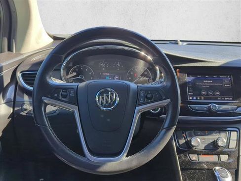 Used 2022 Buick Encore Preferred image 9