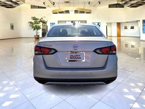 Used 2020 Nissan Versa SV FWD image 6