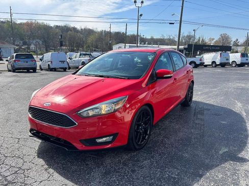 Used 2016 Ford Focus SE w/ Equipment Group 201A image 5