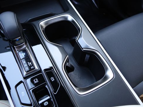 Used 2024 Lexus NX 250 FWD w/ Towing Package (2000 Lbs) image 32
