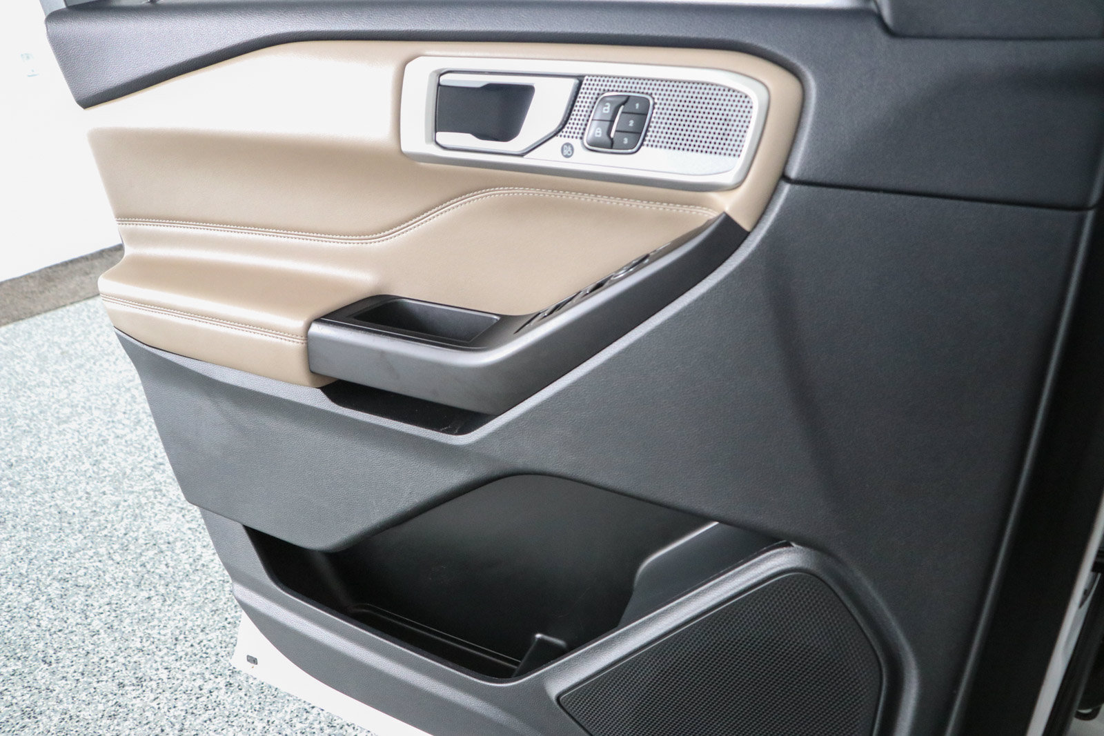 Used 2020 Ford Explorer Limited RWD image 21