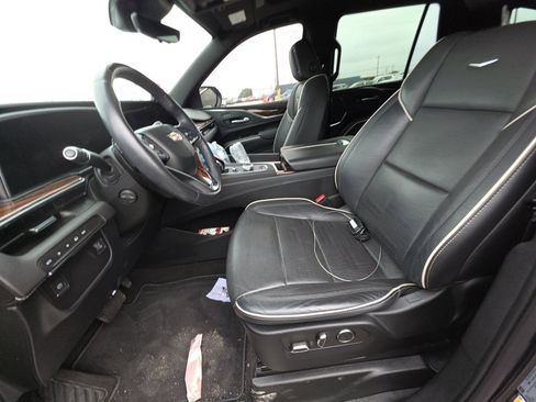 Used 2023 Cadillac Escalade Premium Luxury AWD/4WD image 10