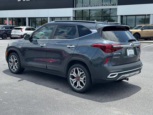 Certified 2021 Kia Seltos SX w/ SX Sunroof Package AWD/4WD image 5