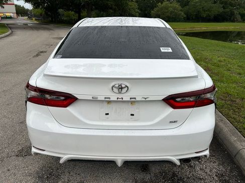 Used 2023 Toyota Camry SE FWD image 5