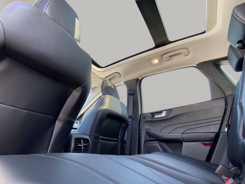 New 2026 Ford Escape SE w/ PHEV Premium Package image 11